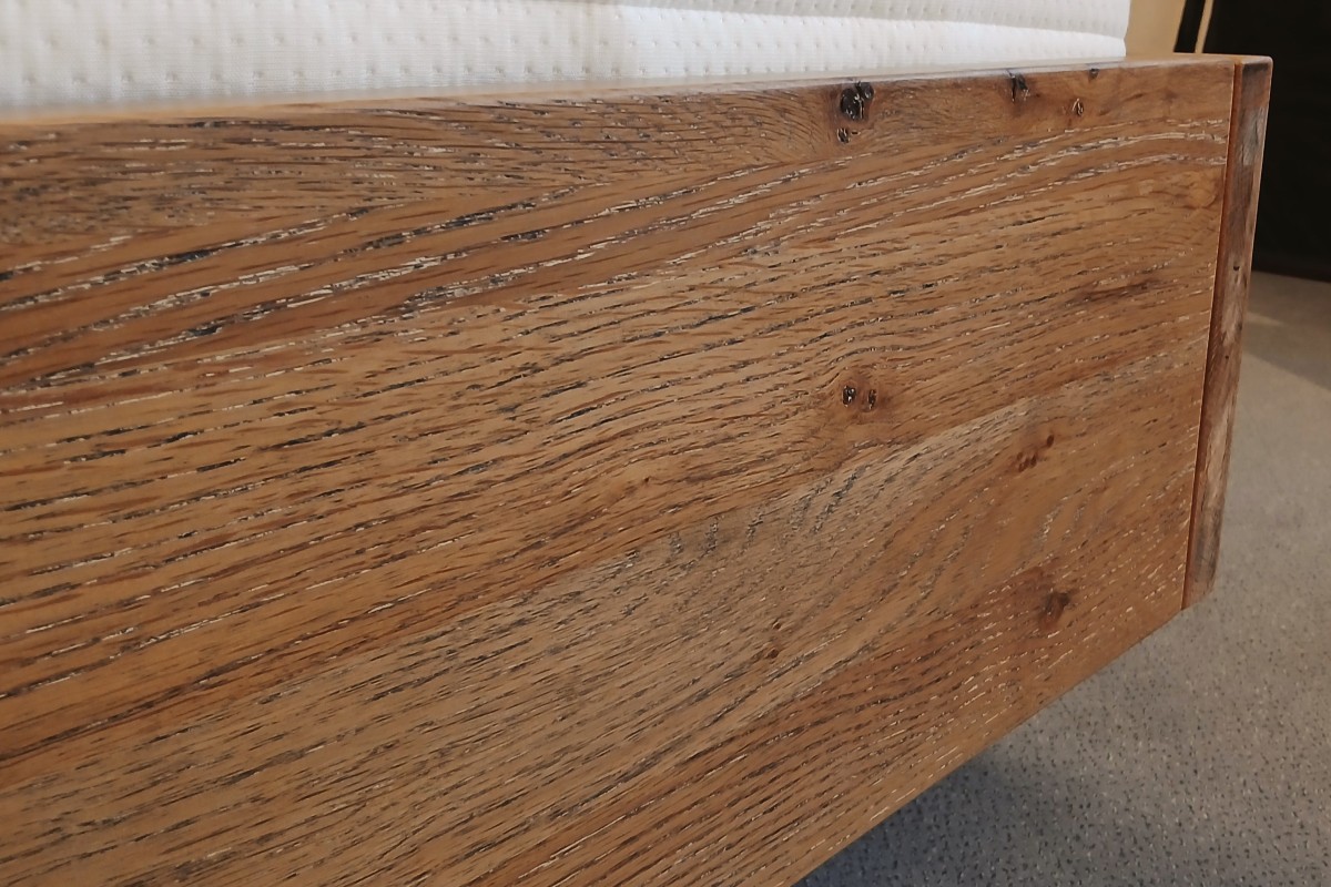 Hasena Oakwild schwebend