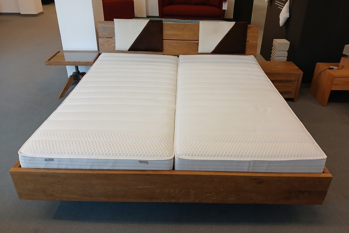 Hasena Oakwild schwebend