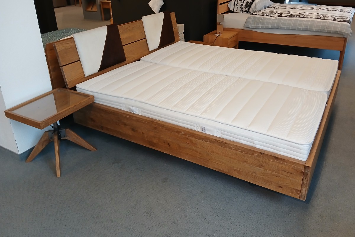 Hasena Oakwild schwebend