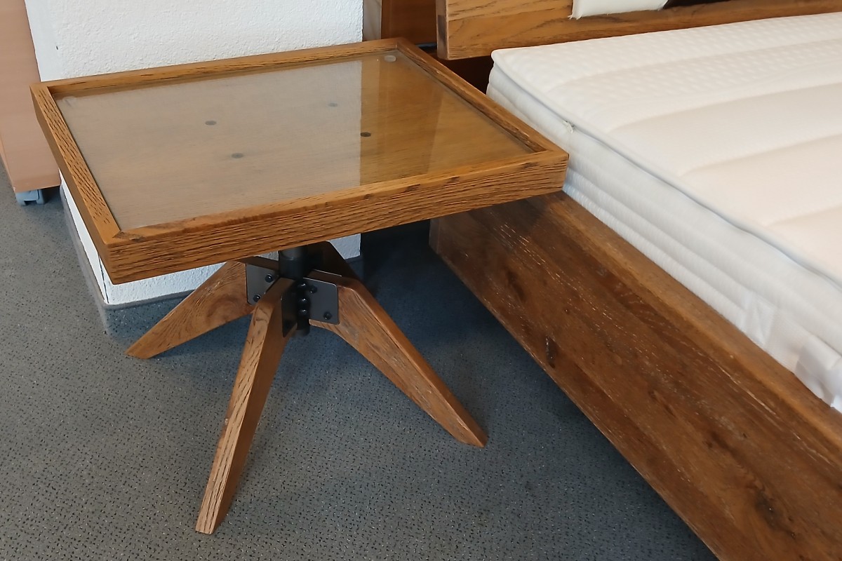 Hasena Oakwild schwebend