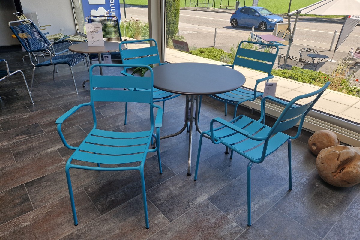 4 Stühle Schaffner Glarus im Abverkauf mit 28%